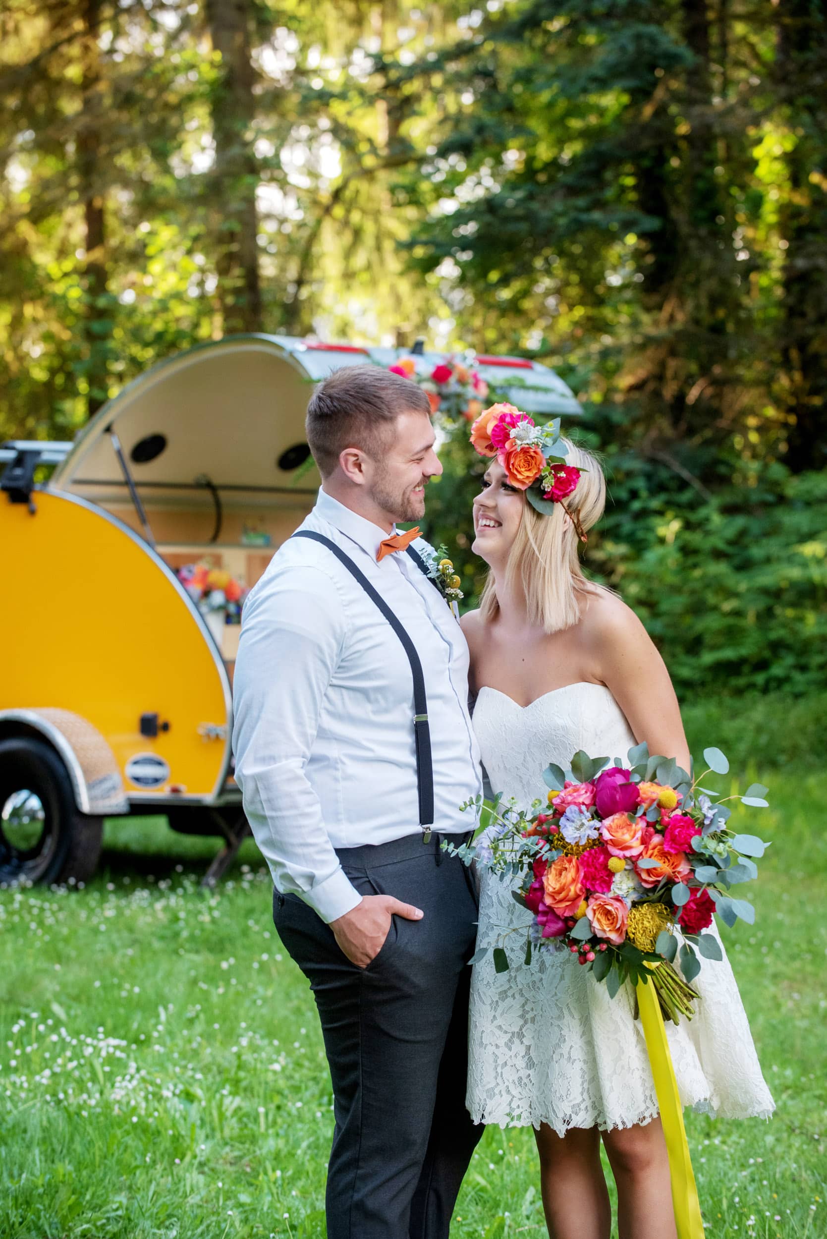 bride and groom, bride bouquet, bridal bouquet, elopement package, oregon elopement wedding, oregon outdoor wedding, oregon outdoor elopement, groom boutonniere, all-inclusive wedding package, 