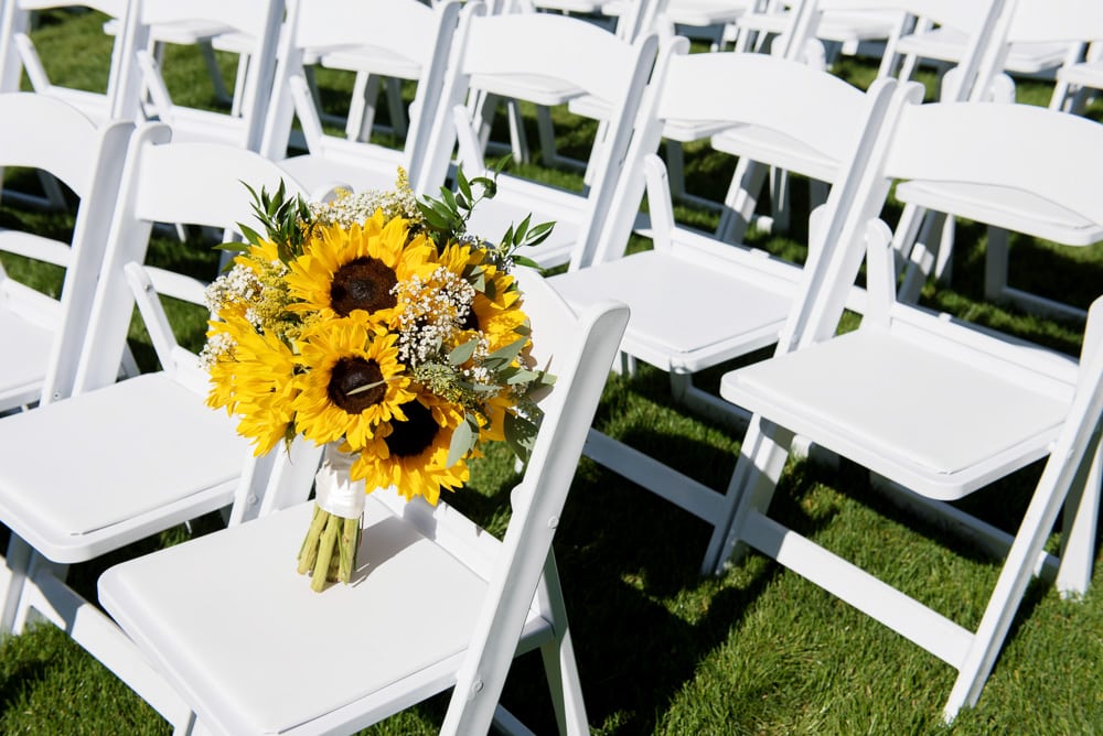 bride bouquet, sunflower bouquet, sunflower bride bouquet, sunflower bridal bouquet, classic summer bouquet, classic cluster bouquet, summer wedding bouquet, summer wedding, sunflower wedding