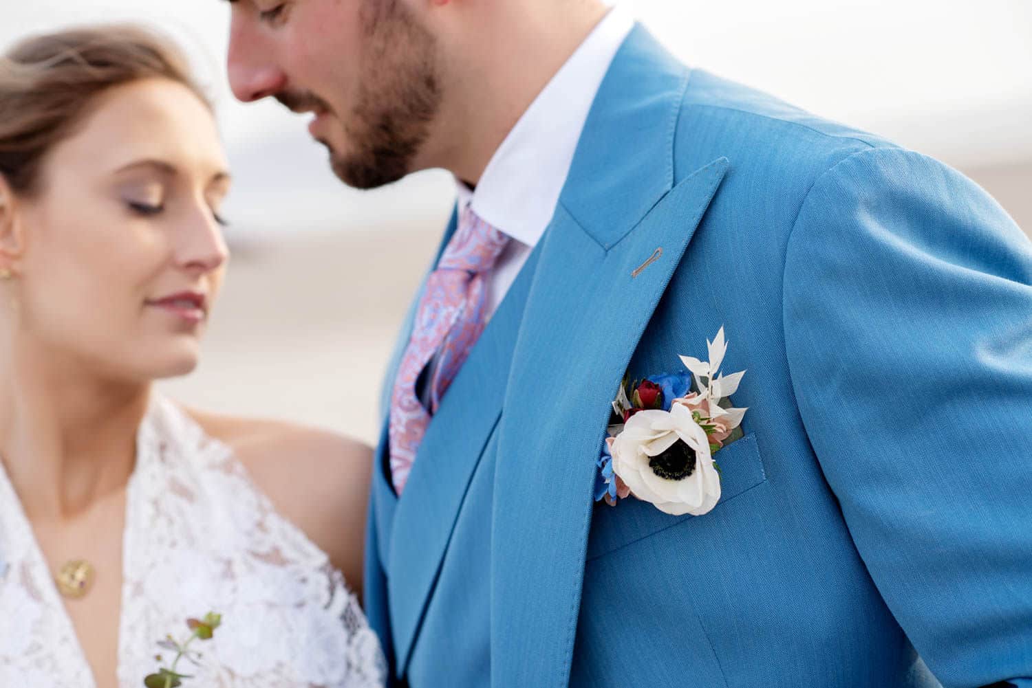 white blue and red wedding decor inspiration on oregon coast boutonniere, flower pocket square, boutonniere alternative, oregon coast wedding, portland wedding flowers, portland wedding florist, oregon wedding flowers, oregon wedding florist