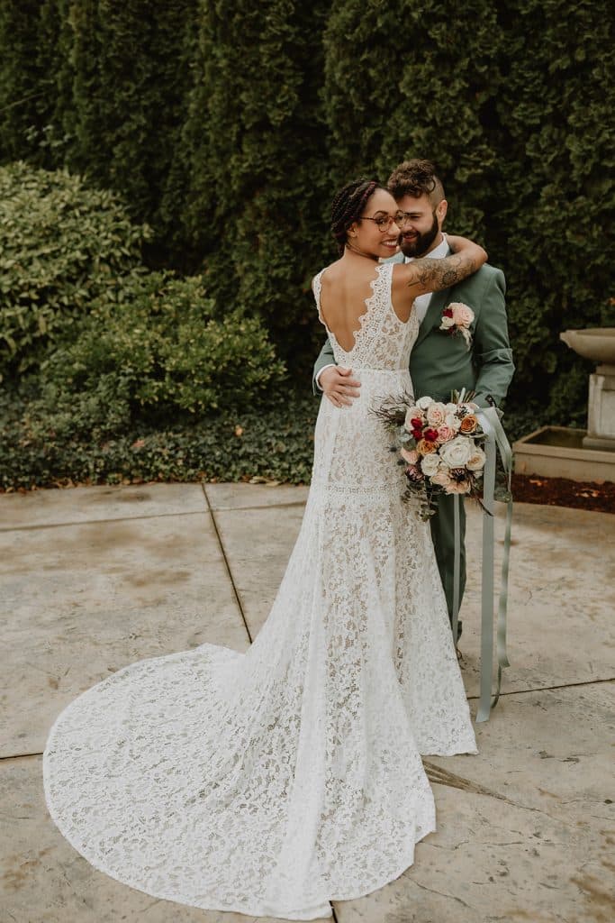 hubbard chapel, bride and groom, chapel wedding, oregon chapel wedding, wedding chapel, oregon wedding chapel, portland wedding chapel, bride bouquet, romantic flowers, bouquet ribbon, portland wedding florist, portland wedding flowers, oregon wedding florist, oregon wedding flowers
