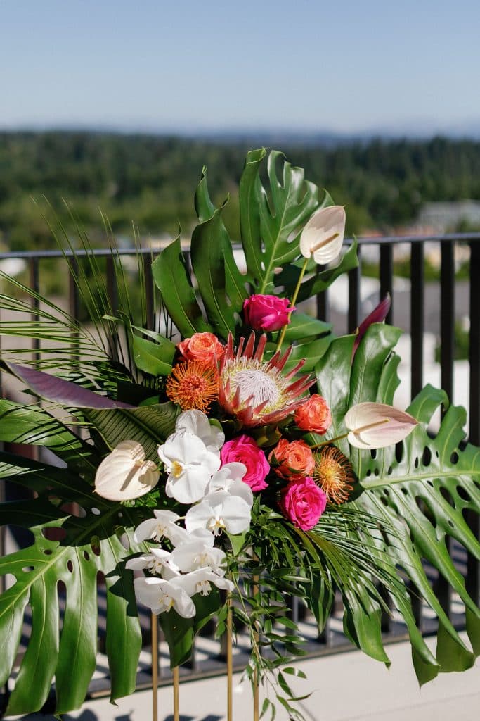 wedding altar flowers at a modern tropical wedding at ironlight in lake oswego near portland, portland wedding florist 